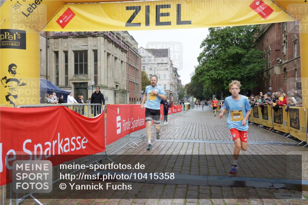 13.09.2026 - Kiel Lauf Yannick Fuchs http://msf.ph/oto/10415358 13.09.2026 09:37:01 Ziel 2455, 3900, 7855, 391, 2430, 3866, 7546, 9450, 9630, 12726, 999, 3174, 3481, 4737, 8658, 9696, 391, 9630, 12726 meine-sportfotos.de
