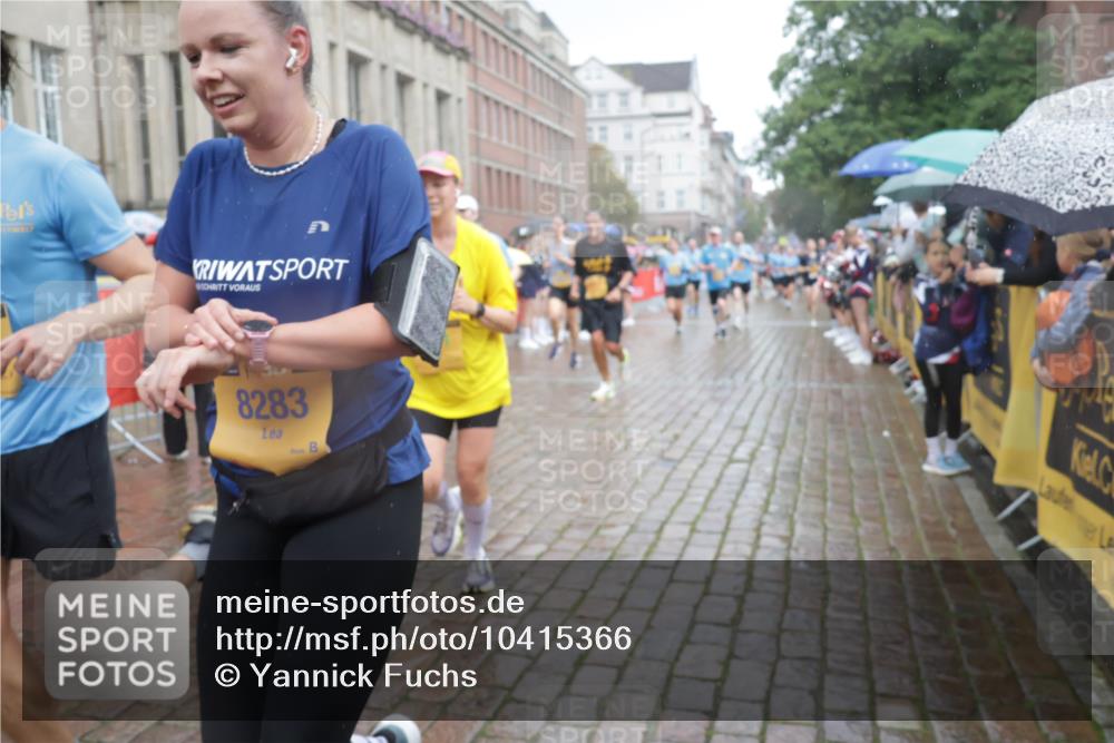 13.09.2026 - Kiel Lauf Yannick Fuchs http://msf.ph/oto/10415366 13.09.2026 10:47:17 Ziel 116, 821, 1107, 1280, 1367, 1803, 2000, 2185, 2429, 2713, 2947, 3064, 3136, 3183, 3463, 4150, 4380, 4773, 4789, 5089, 5195, 5505, 5649, 5914, 6142, 6981, 7288, 8707, 8741, 8839, 8953, 9536, 9645, 9646, 9989, 10340, 10508, 10668, 10718, 10949, 11560, 11561, 11730, 85, 111, 184, 189, 226, 404, 525, 816, 898, 1169, 1563, 1674, 1982, 2551, 2576, 2702, 2728, 3533, 3878, 3964, 4014, 4147, 4674, 4894, 5089, 5424, 5449, 6551, 6742, 6874, 6909, 8219, 8283, 8901, 365 meine-sportfotos.de