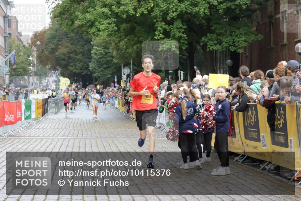 13.09.2026 - Kiel Lauf Yannick Fuchs http://msf.ph/oto/10415376 13.09.2026 09:37:05 Ziel 2455, 3900, 7855, 2430, 3866, 7546, 9450, 999, 2417, 3174, 3481, 4737, 8658, 9696, 391, 3866, 9630, 12726 meine-sportfotos.de