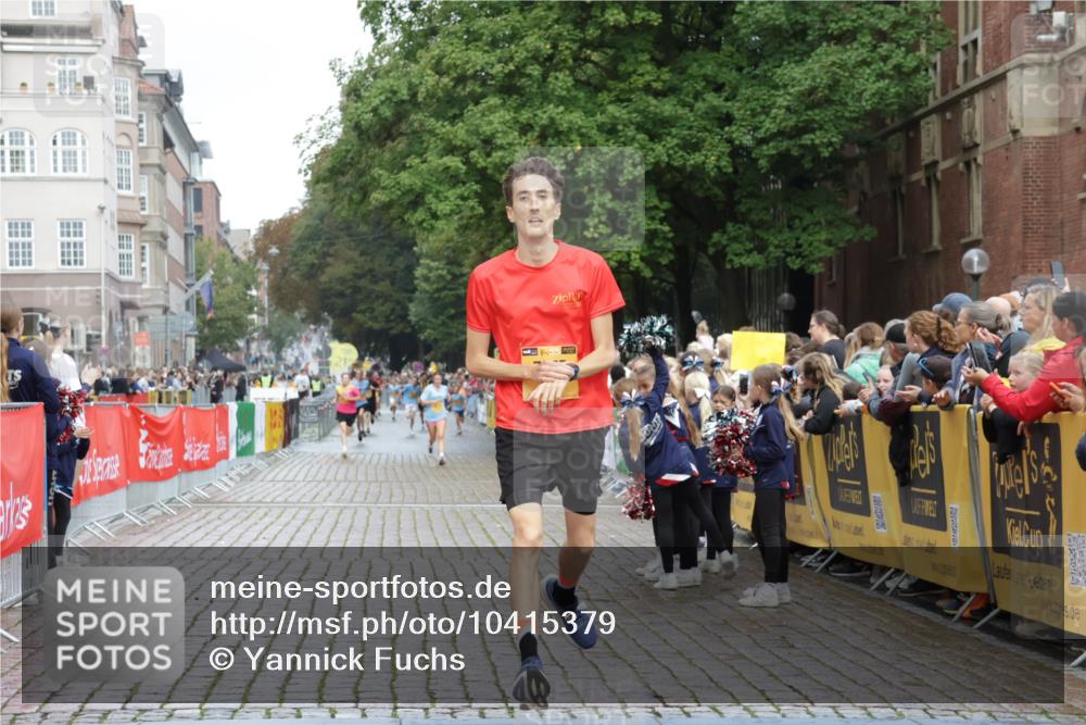 13.09.2026 - Kiel Lauf Yannick Fuchs http://msf.ph/oto/10415379 13.09.2026 09:37:06 Ziel 2455, 3900, 7855, 2430, 3866, 7546, 9450, 999, 2417, 3174, 3481, 4737, 5837, 8658, 9696, 12416, 391, 3866, 9630, 12726 meine-sportfotos.de
