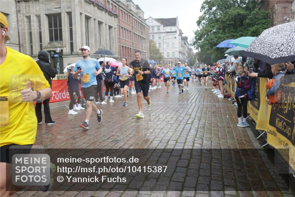 13.09.2026 - Kiel Lauf Yannick Fuchs http://msf.ph/oto/10415387 13.09.2026 10:47:18 Ziel 116, 821, 1107, 1280, 1367, 1803, 2000, 2183, 2185, 2429, 2713, 2947, 3064, 3136, 3183, 3463, 4150, 4380, 4773, 4789, 5195, 5505, 5649, 5914, 6142, 6981, 7288, 8707, 8741, 8839, 8953, 9312, 9536, 9645, 9646, 9989, 10340, 10508, 10668, 10718, 10949, 11560, 11561, 11730, 12596, 85, 111, 184, 189, 226, 404, 525, 816, 898, 1169, 1563, 1674, 1982, 2551, 2576, 2702, 2728, 3533, 3878, 3964, 4014, 4147, 4894, 5089, 5424, 5449, 6551, 6742, 6874, 8219, 8283, 8901, 365 meine-sportfotos.de