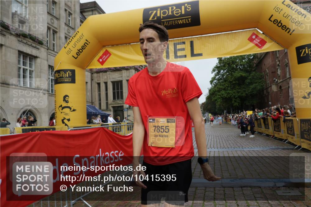 13.09.2026 - Kiel Lauf Yannick Fuchs http://msf.ph/oto/10415395 13.09.2026 09:37:09 Ziel 999, 2455, 3900, 7855, 2430, 2455, 3900, 7546, 9450, 2417, 3174, 3481, 4737, 5837, 7050, 8658, 8661, 9696, 12416, 3866, 7546, 9630, 12726 meine-sportfotos.de