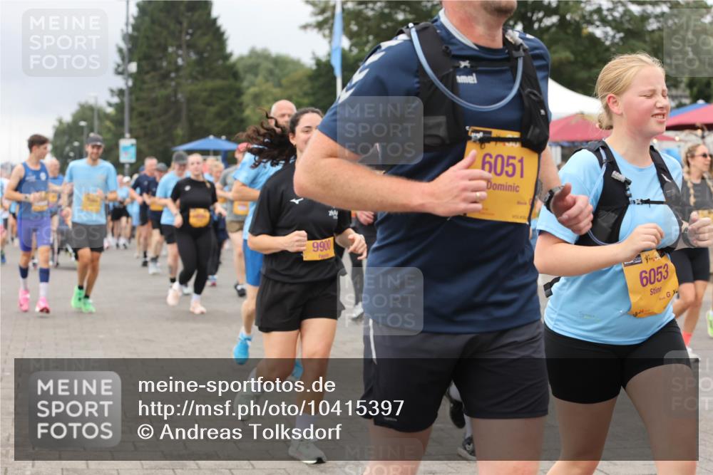 13.09.2026 - Kiel Lauf Andreas Tolksdorf http://msf.ph/oto/10415397 13.09.2026 10:06:26 Kiellinie 9900, 6051, 6053 meine-sportfotos.de