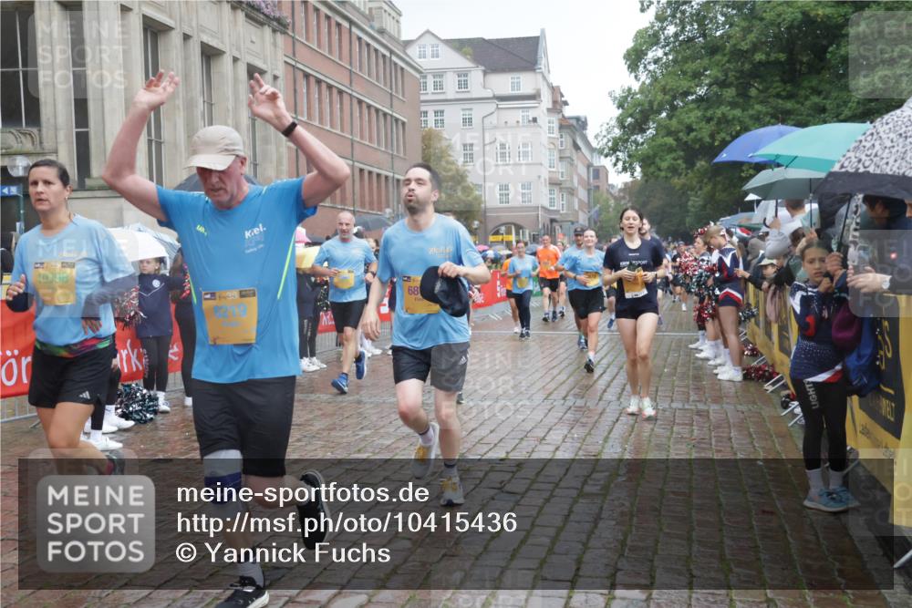 13.09.2026 - Kiel Lauf Yannick Fuchs http://msf.ph/oto/10415436 13.09.2026 10:47:21 Ziel 116, 821, 1107, 1280, 1367, 1803, 2000, 2183, 2185, 2429, 2713, 2947, 3064, 3136, 3183, 3463, 4070, 4150, 4380, 4450, 4531, 4773, 5195, 5505, 5649, 6142, 6981, 7288, 8058, 8707, 8741, 8839, 8953, 9114, 9312, 9645, 9646, 9989, 10508, 10668, 10718, 10949, 12596, 85, 111, 116, 184, 189, 226, 404, 525, 816, 898, 1107, 1169, 1563, 1674, 2576, 2728, 3878, 3964, 4014, 4147, 4380, 4789, 4894, 5089, 5424, 5449, 5914, 6551, 6742, 6874, 8219, 365 meine-sportfotos.de