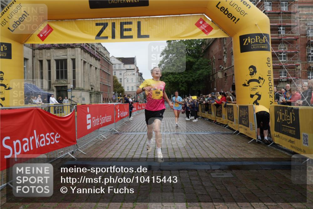 13.09.2026 - Kiel Lauf Yannick Fuchs http://msf.ph/oto/10415443 13.09.2026 09:37:15 Ziel 999, 3174, 3481, 4737, 7855, 8658, 2455, 3900, 7855, 9450, 2417, 5837, 7050, 7827, 8661, 9696, 10220, 10656, 10778, 12416, 2430, 7546, 9450 meine-sportfotos.de