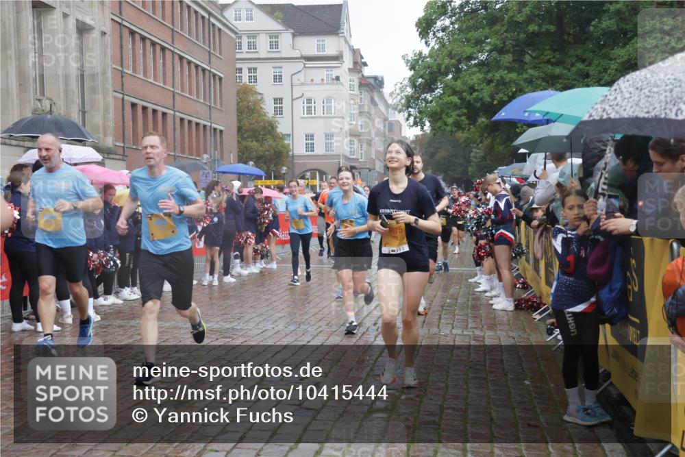 13.09.2026 - Kiel Lauf Yannick Fuchs http://msf.ph/oto/10415444 13.09.2026 10:47:22 Ziel 365, 821, 1280, 1367, 1803, 2000, 2183, 2185, 2429, 2713, 2947, 3064, 3136, 3183, 3463, 3745, 4070, 4149, 4150, 4187, 4450, 4531, 4773, 5195, 5505, 5649, 6142, 6981, 7288, 8058, 8309, 8707, 8741, 8839, 8953, 9114, 9312, 9645, 9646, 9989, 10668, 10718, 10949, 12596, 85, 111, 116, 184, 189, 226, 404, 525, 816, 898, 1107, 1169, 1563, 1674, 2576, 2728, 3878, 3964, 4014, 4147, 4380, 4789, 4894, 5089, 5424, 5449, 5914, 6142, 6742, 6874, 8219 meine-sportfotos.de