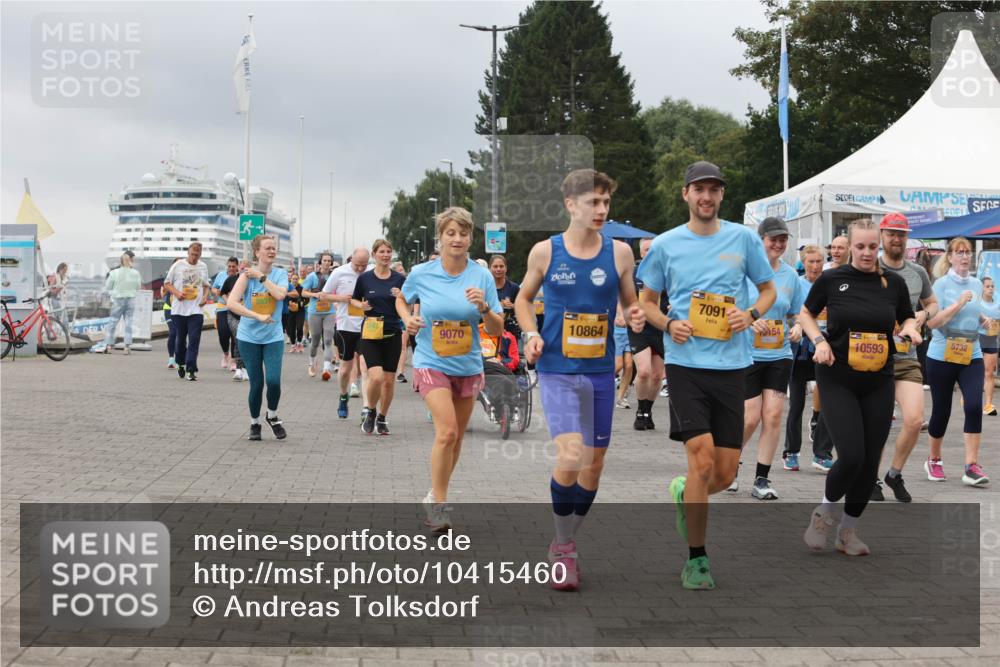 13.09.2026 - Kiel Lauf Andreas Tolksdorf http://msf.ph/oto/10415460 13.09.2026 10:06:28 Kiellinie 38, 9070, 10864, 7091, 54, 10593, 5732, 1, 39 meine-sportfotos.de
