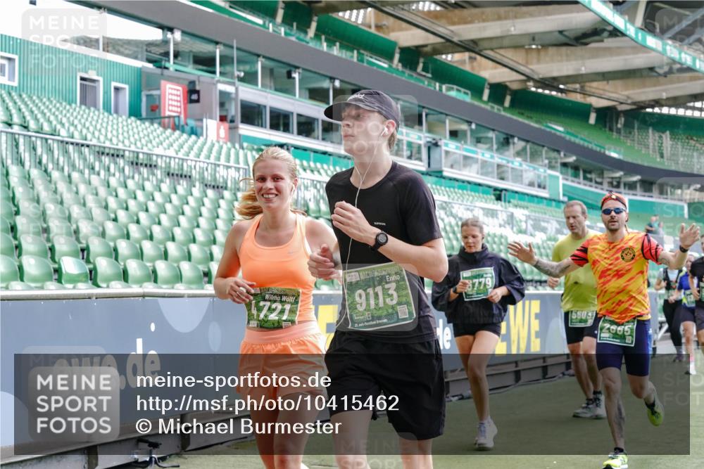 13.09.2026 - 21. swb-Marathon Bremen Michael Burmester http://msf.ph/oto/10415462 13.09.2026 13:19:18 Laufen im Stadion 333, 404, 464, 486, 512, 546, 732, 753, 837, 921, 938, 1066, 1156, 1431, 1506, 1765, 1844, 1868, 1916, 2028, 2056, 2123, 2137, 2224, 2240, 2294, 2315, 2357, 2358, 2453, 2557, 2563, 2614, 2622, 2626, 2689, 2702, 2703, 2722, 2756, 2786, 2843, 2845, 2849, 2857, 2879, 2880, 2893, 2944, 2983, 2999, 3031, 3046, 3059, 3072, 3096, 3100, 3116, 3146, 3189, 3198, 3210, 3243, 3263, 3285, 3287, 3315, 3476, 3537, 3619, 3633, 3654, 3740, 3879, 4478 meine-sportfotos.de