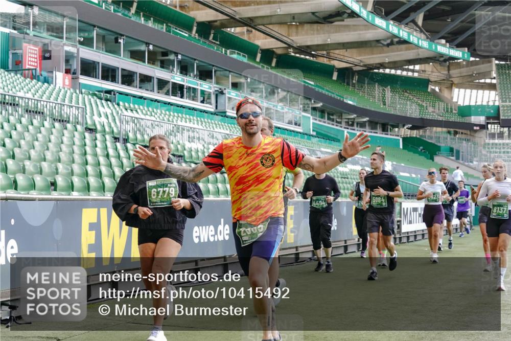 13.09.2026 - 21. swb-Marathon Bremen Michael Burmester http://msf.ph/oto/10415492 13.09.2026 13:19:19 Laufen im Stadion 333, 404, 464, 486, 512, 546, 732, 753, 837, 921, 938, 1066, 1156, 1431, 1506, 1765, 1844, 1868, 1916, 2028, 2056, 2123, 2137, 2224, 2240, 2294, 2315, 2357, 2358, 2453, 2557, 2563, 2614, 2622, 2626, 2689, 2702, 2703, 2722, 2756, 2786, 2843, 2845, 2849, 2857, 2879, 2880, 2893, 2944, 2983, 2999, 3031, 3046, 3059, 3072, 3096, 3100, 3116, 3146, 3189, 3198, 3210, 3243, 3263, 3285, 3287, 3310, 3315, 3476, 3537, 3619, 3633, 3654, 3740, 3879, 4478 meine-sportfotos.de