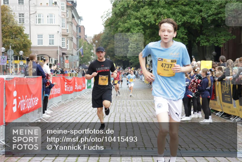13.09.2026 - Kiel Lauf Yannick Fuchs http://msf.ph/oto/10415493 13.09.2026 09:37:22 Ziel 999, 2417, 3174, 3481, 4737, 5837, 8658, 9696, 12416, 2455, 3900, 7855, 2720, 4252, 7050, 7827, 8661, 10220, 10656, 10778, 9450 meine-sportfotos.de