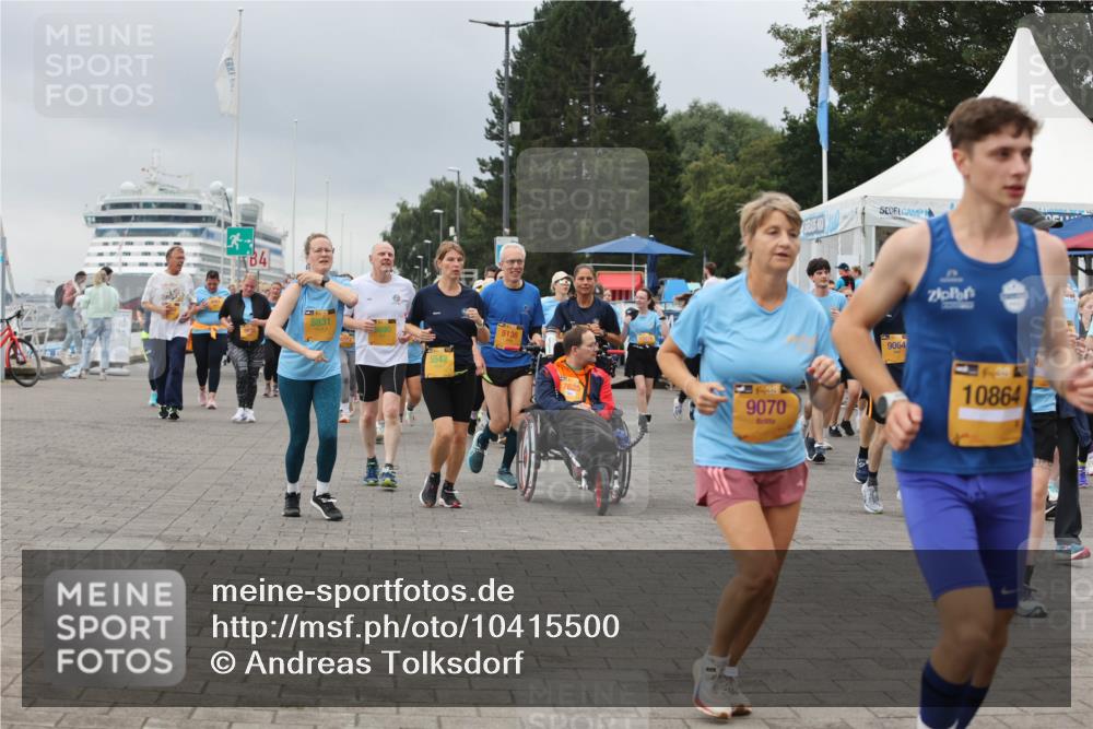 13.09.2026 - Kiel Lauf Andreas Tolksdorf http://msf.ph/oto/10415500 13.09.2026 10:06:30 Kiellinie 8831, 6690, 5542, 5138, 7625, 39, 9070, 9064, 319, 10864 meine-sportfotos.de