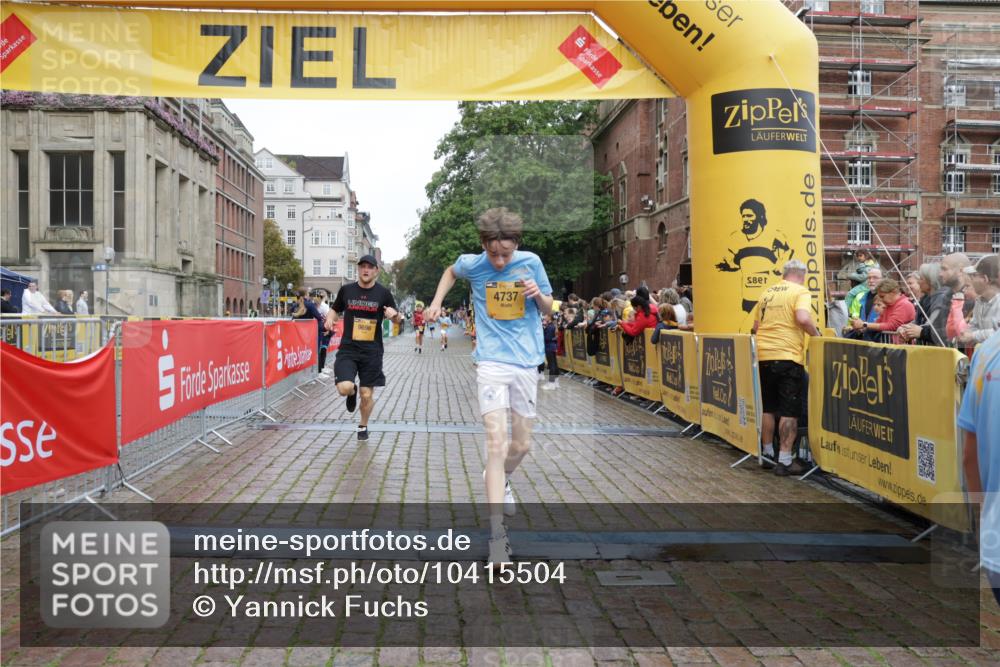 13.09.2026 - Kiel Lauf Yannick Fuchs http://msf.ph/oto/10415504 13.09.2026 09:37:23 Ziel 999, 2417, 3174, 3481, 4737, 5837, 8658, 8661, 9696, 12416, 999, 2455, 3900, 7855, 2720, 4252, 7050, 7827, 9518, 10220, 10656, 10778 meine-sportfotos.de