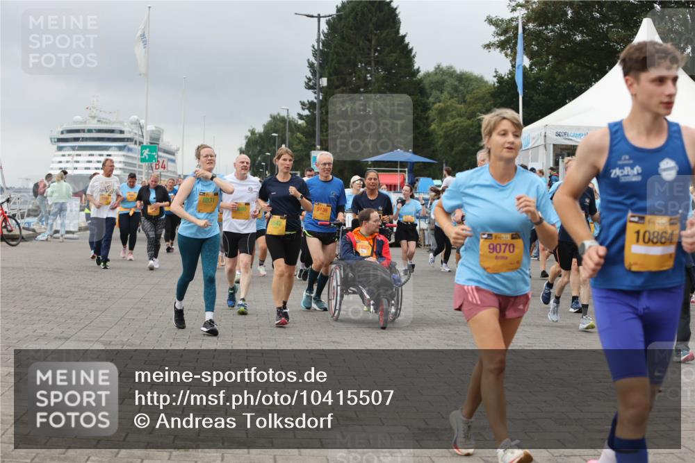 13.09.2026 - Kiel Lauf Andreas Tolksdorf http://msf.ph/oto/10415507 13.09.2026 10:06:30 Kiellinie 8831, 5138, 7625, 39, 9070, 10864 meine-sportfotos.de