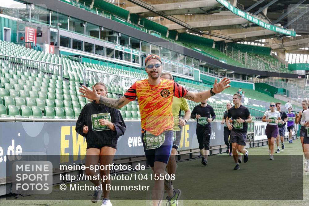 13.09.2026 - 21. swb-Marathon Bremen Michael Burmester http://msf.ph/oto/10415508 13.09.2026 13:19:19 Laufen im Stadion 333, 404, 464, 486, 512, 546, 732, 753, 837, 921, 938, 1066, 1156, 1431, 1506, 1765, 1844, 1868, 1916, 2028, 2056, 2123, 2137, 2224, 2240, 2294, 2315, 2357, 2358, 2453, 2557, 2563, 2614, 2622, 2626, 2689, 2702, 2703, 2722, 2756, 2786, 2843, 2845, 2849, 2857, 2879, 2880, 2893, 2944, 2983, 2999, 3031, 3046, 3059, 3072, 3096, 3100, 3116, 3146, 3189, 3198, 3210, 3243, 3263, 3285, 3287, 3310, 3315, 3476, 3537, 3619, 3633, 3654, 3740, 3879, 4478 meine-sportfotos.de