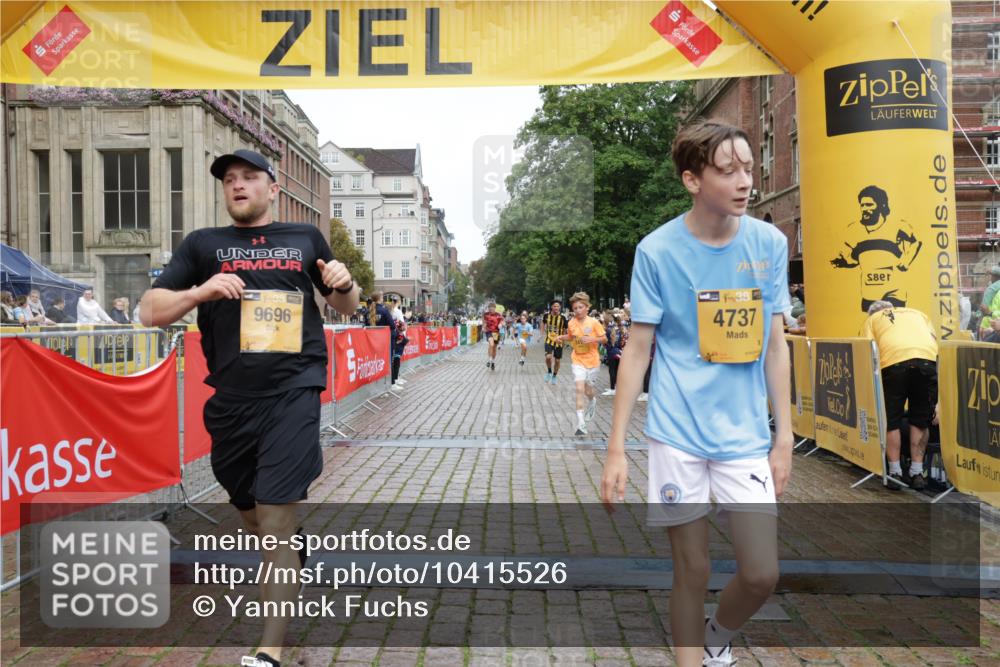 13.09.2026 - Kiel Lauf Yannick Fuchs http://msf.ph/oto/10415526 13.09.2026 09:37:24 Ziel 2417, 3174, 3481, 4737, 5837, 7050, 8658, 8661, 9696, 12416, 999, 2455, 3900, 7855, 2057, 2720, 4252, 7827, 9518, 10220, 10656, 10778 meine-sportfotos.de