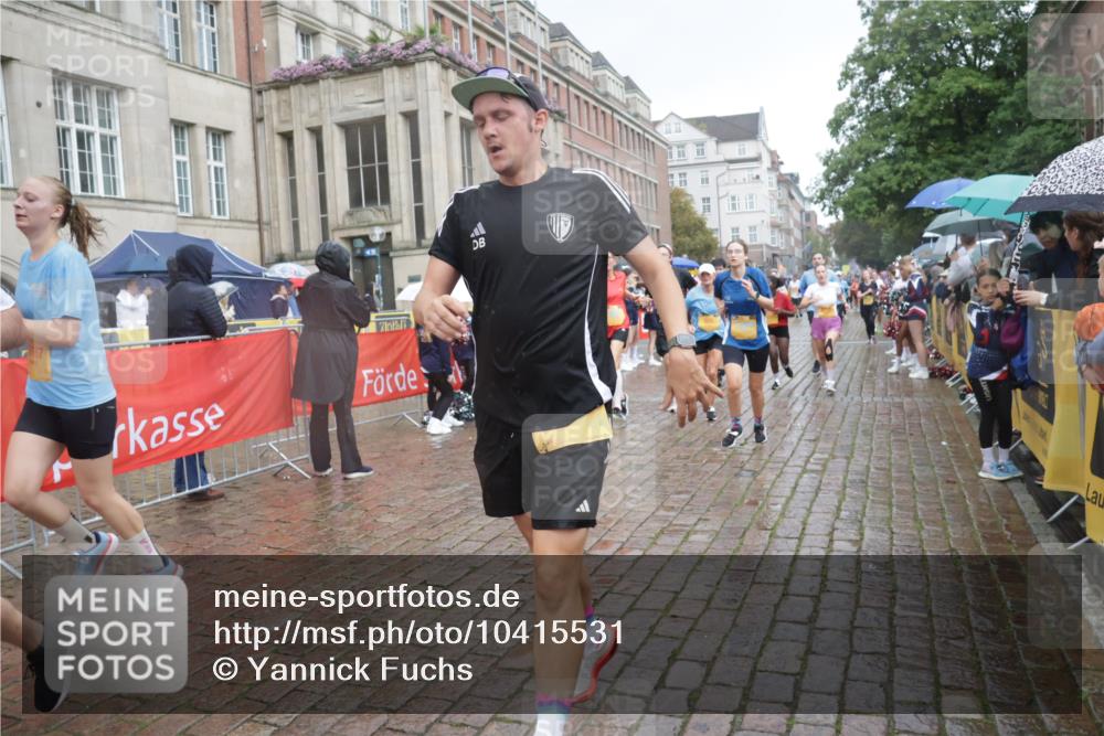 13.09.2026 - Kiel Lauf Yannick Fuchs http://msf.ph/oto/10415531 13.09.2026 10:47:31 Ziel 365, 917, 1280, 1944, 2183, 3064, 3136, 3306, 3512, 3565, 3745, 4070, 4077, 4149, 4187, 4450, 4531, 5239, 5573, 5980, 6005, 6235, 6792, 6940, 6981, 7632, 8058, 8309, 8741, 9104, 9114, 9312, 9946, 9959, 10115, 10668, 10720, 11271, 11382, 12377, 12596, 85, 111, 116, 404, 525, 816, 821, 1107, 1169, 1367, 1563, 1674, 1803, 2000, 2185, 2429, 2713, 2947, 3064, 3136, 3183, 3463, 4014, 4147, 4150, 4380, 4773, 4789, 4894, 5089, 5195, 5424, 5505, 5649, 5914, 6142, 6742, 6981, 7288 meine-sportfotos.de