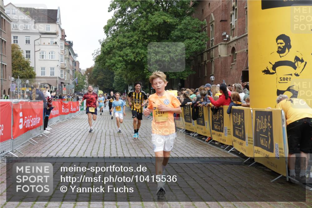 13.09.2026 - Kiel Lauf Yannick Fuchs http://msf.ph/oto/10415536 13.09.2026 09:37:26 Ziel 2417, 3481, 4737, 5837, 7050, 8658, 8661, 9696, 10220, 12416, 999, 2455, 3174, 3900, 7855, 2057, 2720, 4252, 4790, 7827, 9518, 10656, 10778 meine-sportfotos.de