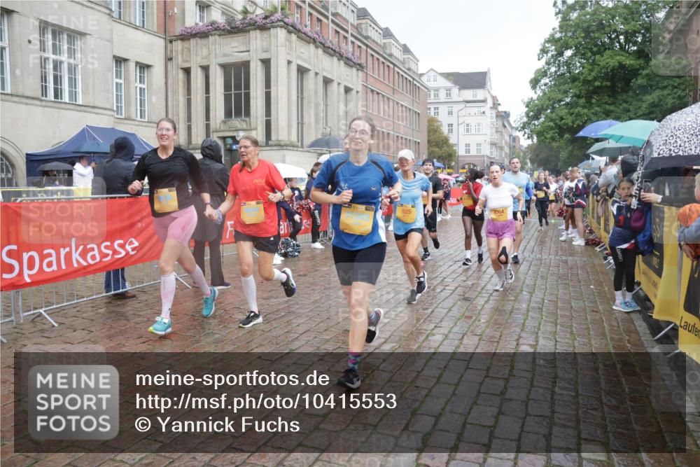 13.09.2026 - Kiel Lauf Yannick Fuchs http://msf.ph/oto/10415553 13.09.2026 10:47:32 Ziel 335, 365, 917, 1280, 1944, 2183, 3306, 3512, 3565, 3745, 4070, 4077, 4149, 4187, 4450, 4531, 5239, 5573, 5787, 5980, 6005, 6235, 6792, 6940, 7632, 8058, 8309, 9104, 9114, 9312, 9946, 9959, 10115, 10668, 10720, 11271, 11382, 12377, 12596, 85, 111, 116, 404, 525, 816, 821, 1107, 1280, 1367, 1563, 1674, 1803, 2000, 2185, 2429, 2713, 2947, 3064, 3136, 3183, 3463, 4150, 4380, 4773, 4789, 4894, 5089, 5195, 5424, 5505, 5649, 5914, 6142, 6742, 6981, 7288 meine-sportfotos.de