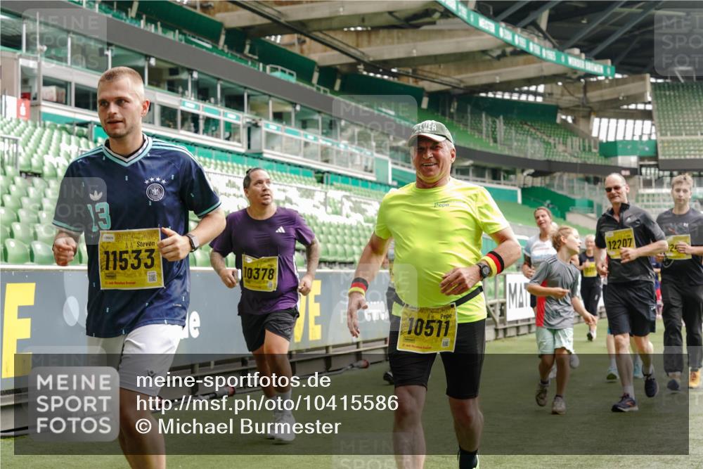 13.09.2026 - 21. swb-Marathon Bremen Michael Burmester http://msf.ph/oto/10415586 13.09.2026 10:41:43 Laufen im Stadion 10148, 10155, 10163, 10213, 10247, 10313, 10321, 10330, 10354, 10395, 10396, 10399, 10406, 10414, 10417, 10419, 10422, 10424, 10435, 10455, 10461, 10462, 10483, 10490, 10519, 10527, 10545, 10546, 10547, 10582, 10586, 10611, 10644, 10665, 10694, 10705, 10706, 10719, 10722, 10766, 10768, 10776, 10804, 10854, 10859, 10889, 10909, 10963, 10977, 11027, 11043, 11048, 11078, 11084, 11085, 11090, 11097, 11098, 11140, 11192 meine-sportfotos.de
