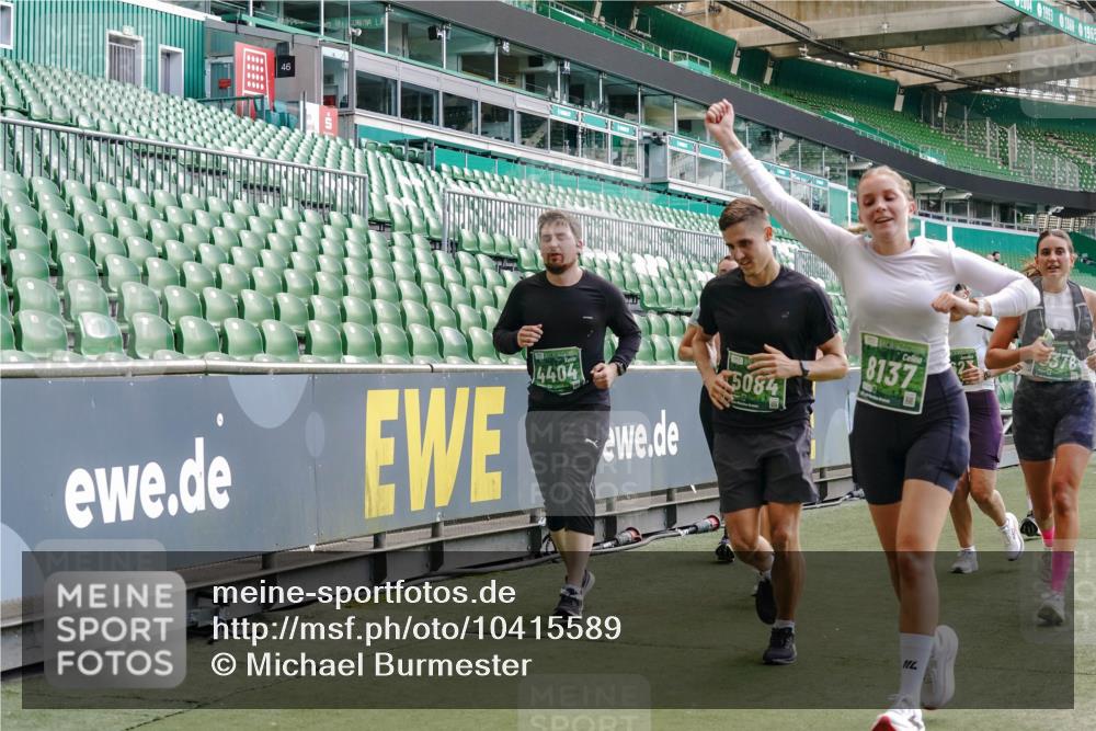 13.09.2026 - 21. swb-Marathon Bremen Michael Burmester http://msf.ph/oto/10415589 13.09.2026 13:19:22 Laufen im Stadion 333, 404, 464, 486, 512, 546, 732, 753, 837, 921, 938, 1066, 1156, 1431, 1506, 1756, 1765, 1815, 1844, 1868, 1916, 2028, 2056, 2123, 2137, 2224, 2240, 2294, 2315, 2357, 2358, 2453, 2533, 2557, 2563, 2614, 2622, 2626, 2689, 2694, 2702, 2703, 2722, 2756, 2786, 2843, 2845, 2849, 2857, 2879, 2880, 2893, 2944, 2983, 2999, 3031, 3046, 3059, 3072, 3096, 3100, 3116, 3146, 3189, 3198, 3210, 3243, 3263, 3285, 3287, 3310, 3315, 3476, 3537, 3619, 3633, 3740, 3879, 4478 meine-sportfotos.de