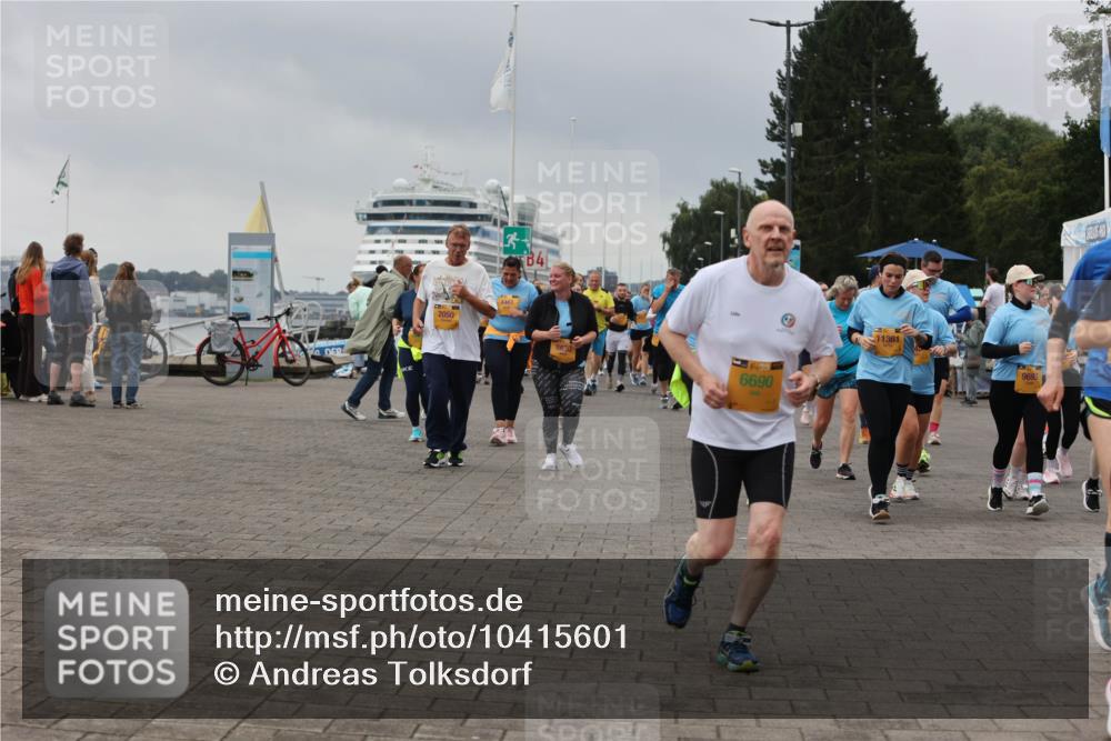 13.09.2026 - Kiel Lauf Andreas Tolksdorf http://msf.ph/oto/10415601 13.09.2026 10:06:33 Kiellinie 2050, 4461, 4, 8630, 6690, 11361, 9693 meine-sportfotos.de