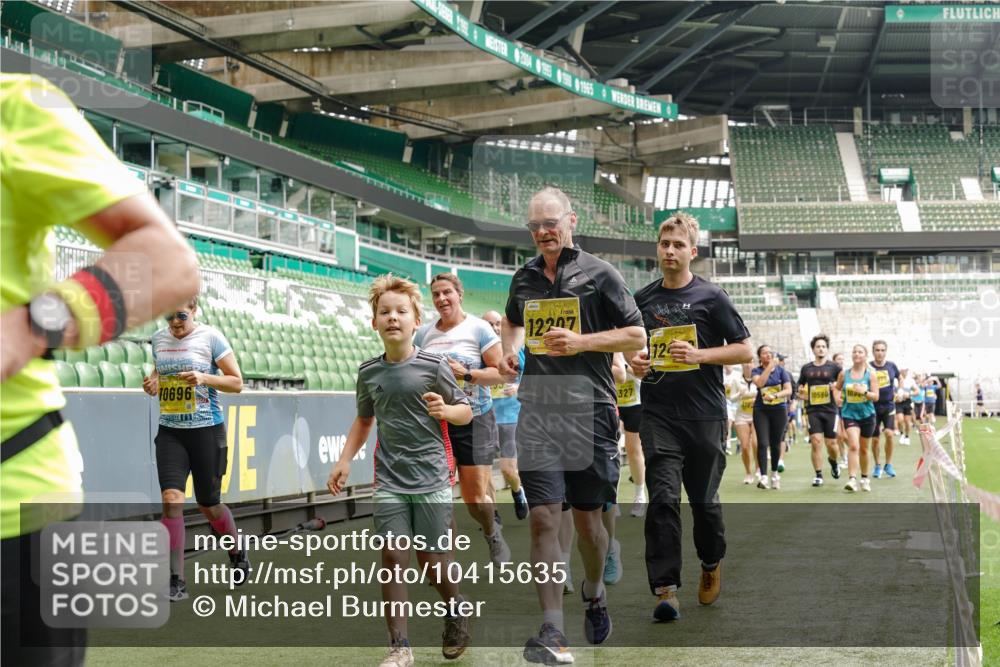 13.09.2026 - 21. swb-Marathon Bremen Michael Burmester http://msf.ph/oto/10415635 13.09.2026 10:41:45 Laufen im Stadion 10148, 10155, 10163, 10213, 10247, 10313, 10321, 10330, 10354, 10395, 10396, 10399, 10406, 10414, 10417, 10419, 10422, 10424, 10435, 10455, 10461, 10462, 10483, 10490, 10519, 10527, 10545, 10546, 10547, 10582, 10586, 10611, 10644, 10665, 10694, 10705, 10706, 10719, 10722, 10766, 10768, 10776, 10804, 10854, 10859, 10889, 10909, 10963, 10977, 11026, 11027, 11041, 11043, 11048, 11078, 11084, 11085, 11090, 11097, 11098, 11140, 11192 meine-sportfotos.de