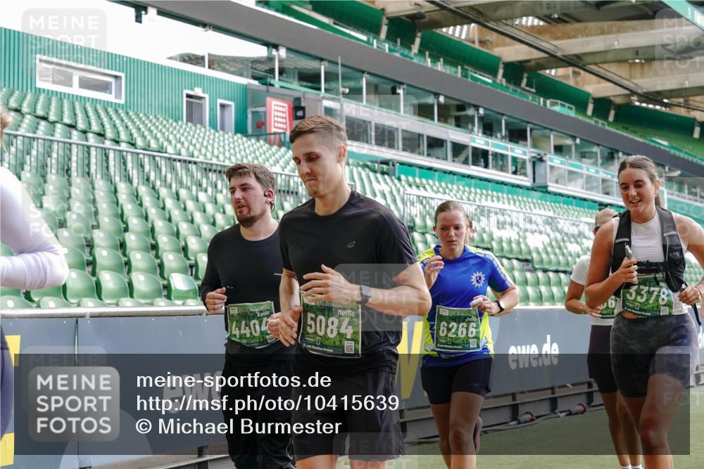 13.09.2026 - 21. swb-Marathon Bremen Michael Burmester http://msf.ph/oto/10415639 13.09.2026 13:19:23 Laufen im Stadion 333, 404, 464, 486, 512, 546, 732, 753, 837, 921, 938, 1066, 1156, 1431, 1506, 1756, 1765, 1815, 1844, 1868, 1916, 2028, 2056, 2123, 2137, 2224, 2240, 2294, 2315, 2357, 2358, 2453, 2533, 2557, 2563, 2614, 2622, 2626, 2689, 2694, 2695, 2702, 2703, 2722, 2756, 2786, 2843, 2845, 2849, 2857, 2879, 2880, 2893, 2944, 2983, 2999, 3031, 3046, 3059, 3072, 3096, 3100, 3116, 3146, 3189, 3198, 3210, 3243, 3263, 3285, 3287, 3310, 3315, 3476, 3537, 3619, 3633, 3740, 3879, 4478 meine-sportfotos.de