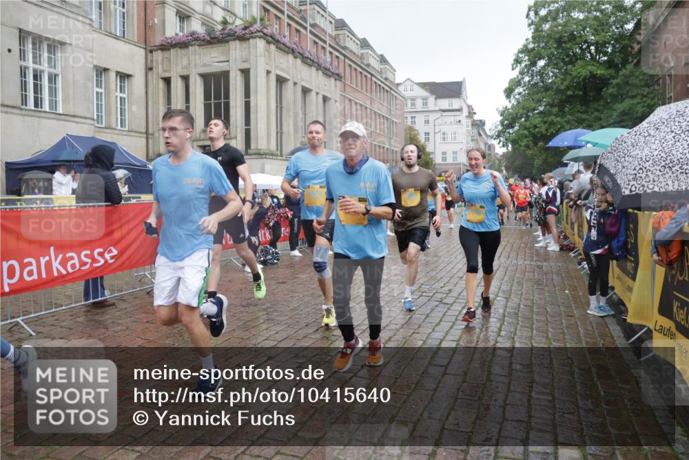 13.09.2026 - Kiel Lauf Yannick Fuchs http://msf.ph/oto/10415640 13.09.2026 10:47:38 Ziel 335, 917, 1944, 3306, 3512, 3565, 4077, 4096, 5239, 5573, 5787, 5980, 6005, 6036, 6235, 6384, 6792, 6940, 6946, 6949, 6978, 7632, 9104, 9643, 9946, 9959, 10115, 10651, 10720, 11271, 11382, 11724, 12377, 12498, 12593, 116, 365, 816, 821, 917, 1107, 1280, 1367, 1563, 1674, 1803, 2000, 2183, 2185, 2429, 2713, 2947, 3064, 3136, 3183, 3463, 3745, 4070, 4149, 4150, 4187, 4380, 4450, 4531, 4773, 4789, 5089, 5195, 5424, 5505, 5649, 5914, 6142, 6235, 6742, 6792, 6981, 7288, 8058, 85 meine-sportfotos.de