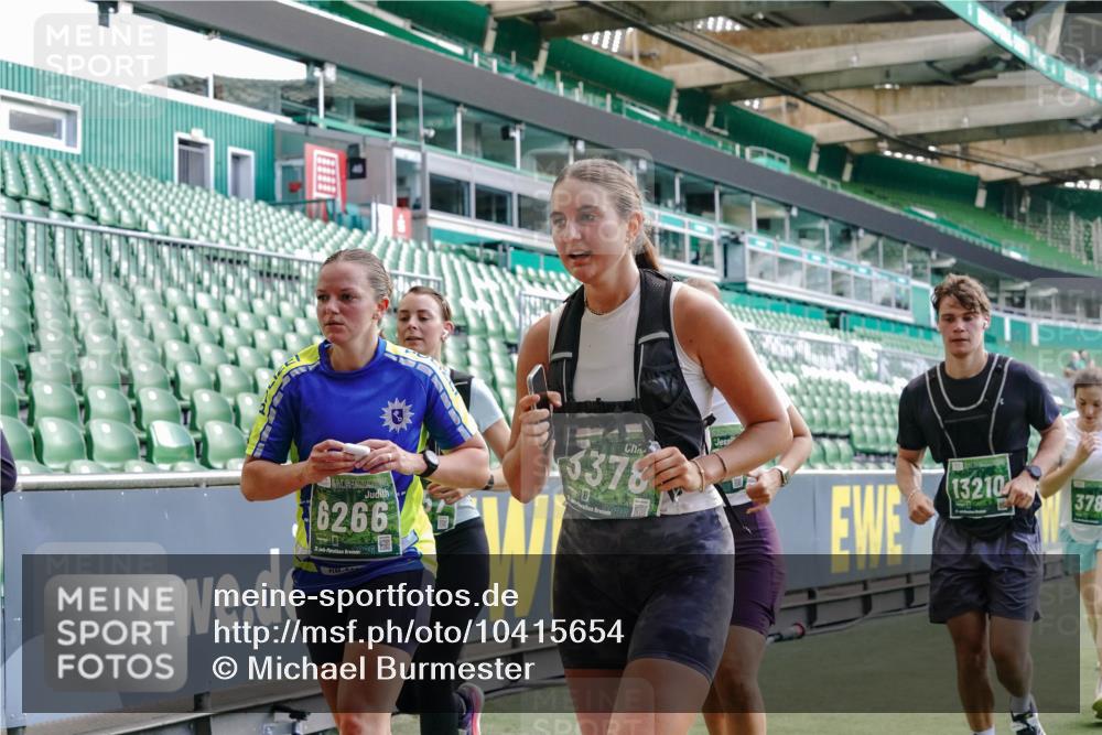 13.09.2026 - 21. swb-Marathon Bremen Michael Burmester http://msf.ph/oto/10415654 13.09.2026 13:19:24 Laufen im Stadion 333, 404, 464, 486, 512, 546, 732, 753, 837, 921, 938, 1066, 1156, 1431, 1506, 1756, 1765, 1815, 1844, 1868, 1916, 2028, 2056, 2123, 2137, 2224, 2240, 2294, 2315, 2357, 2358, 2453, 2533, 2557, 2563, 2614, 2622, 2626, 2689, 2694, 2695, 2702, 2703, 2722, 2756, 2786, 2843, 2845, 2849, 2857, 2879, 2880, 2893, 2944, 2983, 2999, 3031, 3046, 3059, 3072, 3096, 3100, 3116, 3146, 3189, 3198, 3210, 3243, 3263, 3285, 3287, 3310, 3315, 3476, 3537, 3619, 3633, 3740, 3879, 4478 meine-sportfotos.de