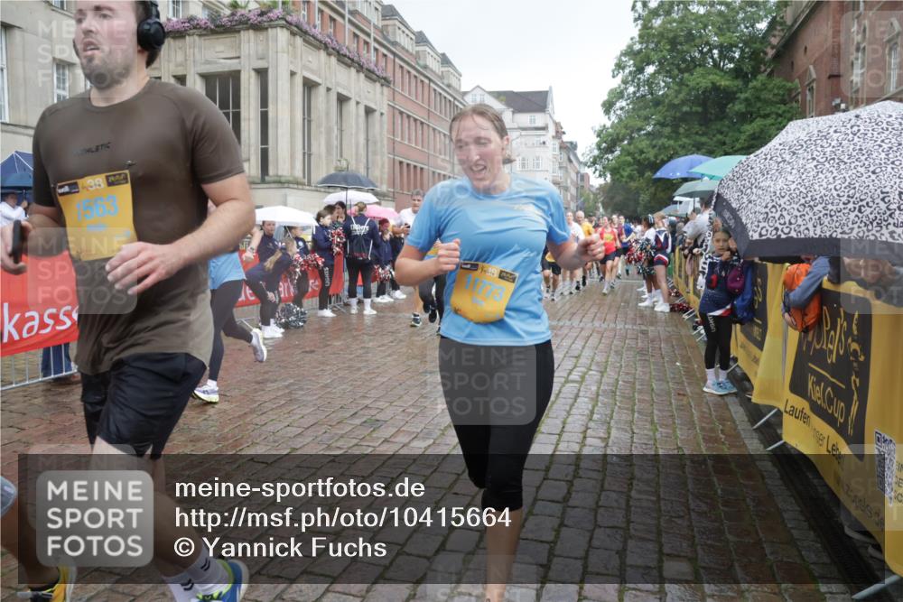 13.09.2026 - Kiel Lauf Yannick Fuchs http://msf.ph/oto/10415664 13.09.2026 10:47:39 Ziel 335, 1944, 3306, 3512, 3565, 4077, 4096, 4583, 5239, 5573, 5787, 5980, 6005, 6036, 6384, 6904, 6940, 6946, 6949, 6978, 7632, 9104, 9643, 9946, 10115, 10651, 10720, 11271, 11382, 11705, 11724, 12377, 12498, 12593, 116, 365, 816, 821, 917, 1107, 1280, 1367, 1563, 1674, 1803, 2000, 2183, 2185, 2429, 2713, 2947, 3064, 3136, 3183, 3463, 3512, 3745, 4070, 4149, 4150, 4187, 4380, 4450, 4531, 4773, 4789, 5089, 5195, 5239, 5505, 5649, 5914, 6142, 6235, 6792, 6981, 7288, 8058, 85 meine-sportfotos.de