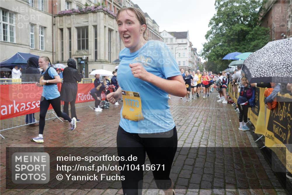 13.09.2026 - Kiel Lauf Yannick Fuchs http://msf.ph/oto/10415671 13.09.2026 10:47:40 Ziel 335, 1944, 3306, 3565, 4077, 4096, 4425, 4583, 5573, 5787, 5980, 6005, 6036, 6384, 6904, 6940, 6946, 6949, 6978, 7632, 9104, 9643, 9946, 10651, 10720, 11271, 11382, 11705, 11724, 12377, 12498, 12593, 116, 365, 821, 917, 1107, 1280, 1367, 1563, 1674, 1803, 2000, 2183, 2185, 2429, 2713, 2947, 3064, 3136, 3183, 3306, 3463, 3512, 3745, 4070, 4149, 4150, 4187, 4380, 4450, 4531, 4773, 4789, 5089, 5195, 5239, 5505, 5573, 5649, 5914, 6142, 6235, 6792, 6981, 7288, 8058, 85 meine-sportfotos.de