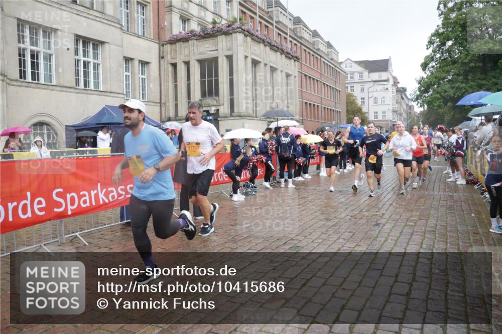 13.09.2026 - Kiel Lauf Yannick Fuchs http://msf.ph/oto/10415686 13.09.2026 10:47:41 Ziel 335, 1944, 3565, 4077, 4096, 4425, 4583, 5787, 5980, 6005, 6036, 6384, 6904, 6940, 6946, 6949, 6978, 7632, 9104, 9643, 9946, 10651, 10720, 11382, 11705, 11724, 12377, 12498, 12593, 116, 365, 821, 917, 1107, 1280, 1367, 1803, 2000, 2183, 2185, 2429, 2713, 2947, 3064, 3136, 3183, 3306, 3463, 3512, 3745, 4070, 4149, 4150, 4187, 4380, 4450, 4531, 4773, 4789, 5089, 5195, 5239, 5505, 5573, 5649, 5914, 6142, 6235, 6792, 6940, 6981, 7288, 8058, 85 meine-sportfotos.de