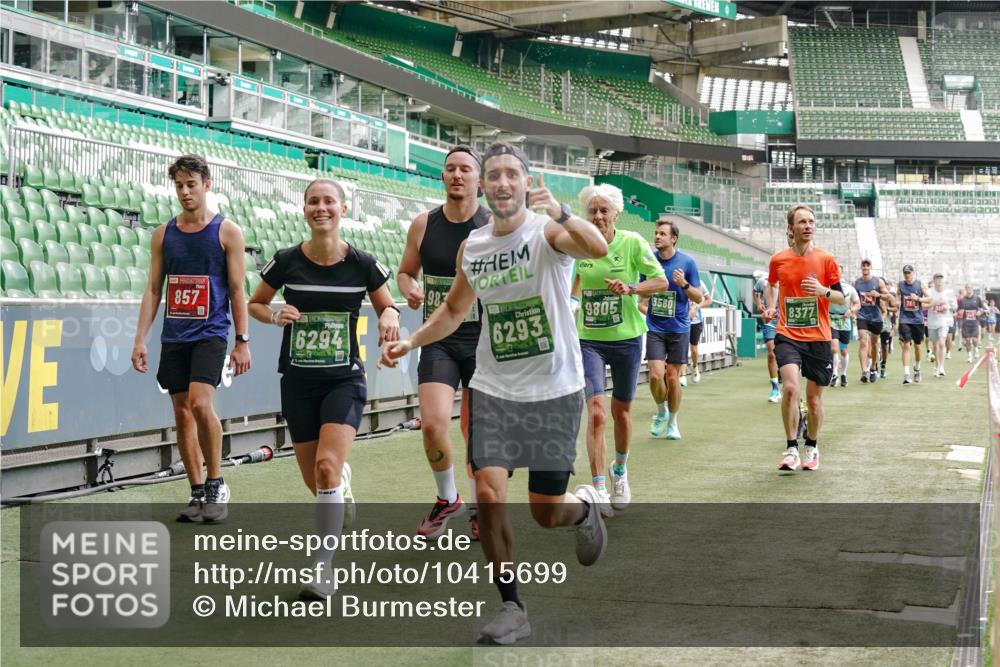 13.09.2026 - 21. swb-Marathon Bremen Michael Burmester http://msf.ph/oto/10415699 13.09.2026 12:58:06 Laufen im Stadion 141, 148, 334, 511, 672, 769, 776, 789, 790, 857, 909, 1010, 1119, 1191, 1199, 1254, 1281, 1535, 1601, 1642, 1647, 1752, 1809, 1881, 1900, 1931, 1933, 2046, 2051, 2075, 2324, 2343, 2367, 2371, 2397, 2402, 2423, 2425, 2493, 2577, 2634, 2640, 2671, 2761, 2771, 2807, 2903, 2904, 3021, 3051, 3078, 3120, 3138, 3148, 3182, 3186, 3319, 3338, 3435, 3450, 3458, 3514, 3534, 3560, 3634, 3655, 3685, 3690, 3695, 3760, 3813, 3866, 3933, 3939, 4101, 4316, 4319, 205 meine-sportfotos.de