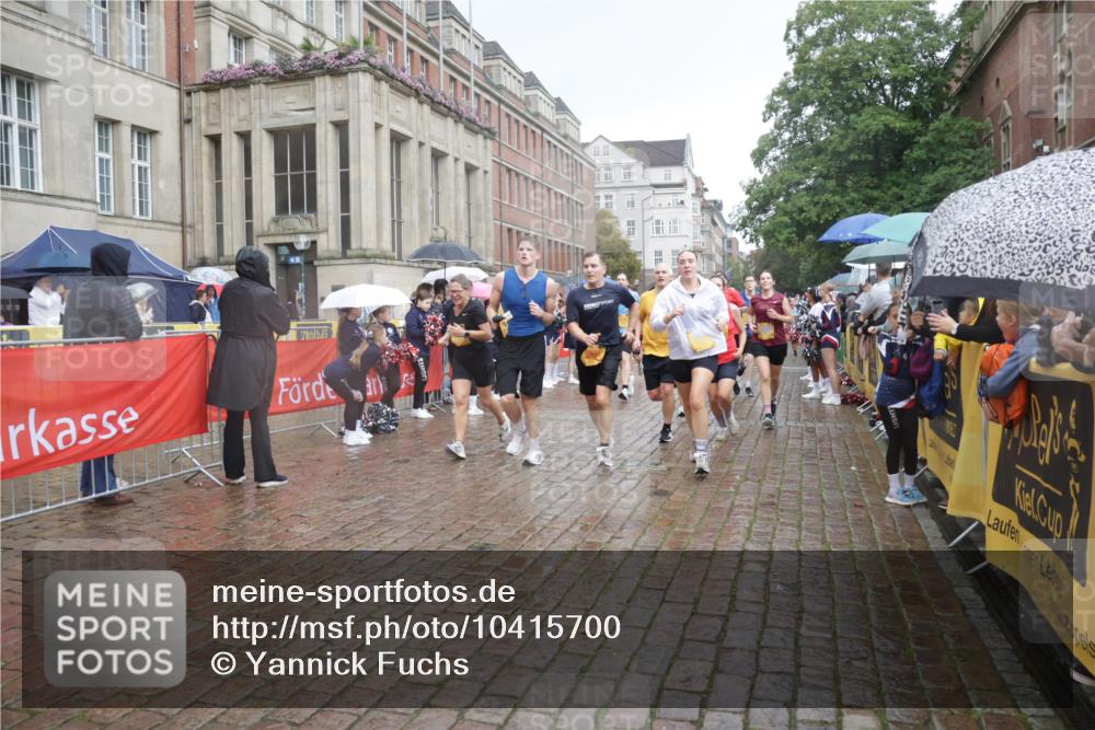 13.09.2026 - Kiel Lauf Yannick Fuchs http://msf.ph/oto/10415700 13.09.2026 10:47:42 Ziel 335, 1944, 3565, 4077, 4096, 4425, 4583, 5787, 5980, 6005, 6036, 6384, 6904, 6946, 6949, 6978, 7001, 7632, 8387, 9104, 9643, 9946, 10651, 11382, 11705, 11724, 12377, 12498, 12593, 116, 365, 821, 917, 1107, 1280, 1367, 1803, 2000, 2183, 2185, 2429, 2713, 2947, 3064, 3136, 3183, 3306, 3463, 3512, 3745, 4070, 4149, 4150, 4187, 4380, 4450, 4531, 4773, 4789, 5089, 5195, 5239, 5505, 5573, 5649, 5914, 6005, 6142, 6235, 6792, 6940, 6981, 7288, 8058, 85 meine-sportfotos.de