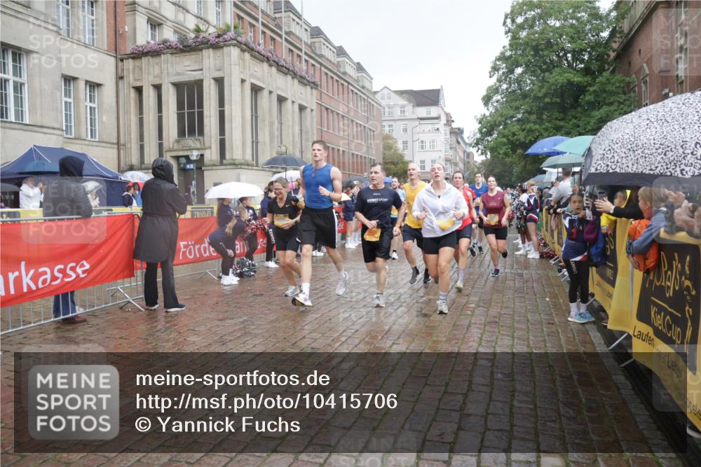 13.09.2026 - Kiel Lauf Yannick Fuchs http://msf.ph/oto/10415706 13.09.2026 10:47:42 Ziel 335, 1944, 3565, 4077, 4096, 4425, 4583, 5787, 5980, 6005, 6036, 6384, 6904, 6946, 6949, 6978, 7001, 7632, 8387, 9104, 9643, 9946, 10651, 11382, 11705, 11724, 12377, 12498, 12593, 116, 365, 821, 917, 1107, 1280, 1367, 1803, 2000, 2183, 2185, 2429, 2713, 2947, 3064, 3136, 3183, 3306, 3463, 3512, 3745, 4070, 4149, 4150, 4187, 4380, 4450, 4531, 4773, 4789, 5089, 5195, 5239, 5505, 5573, 5649, 5914, 6005, 6142, 6235, 6792, 6940, 6981, 7288, 8058, 85 meine-sportfotos.de