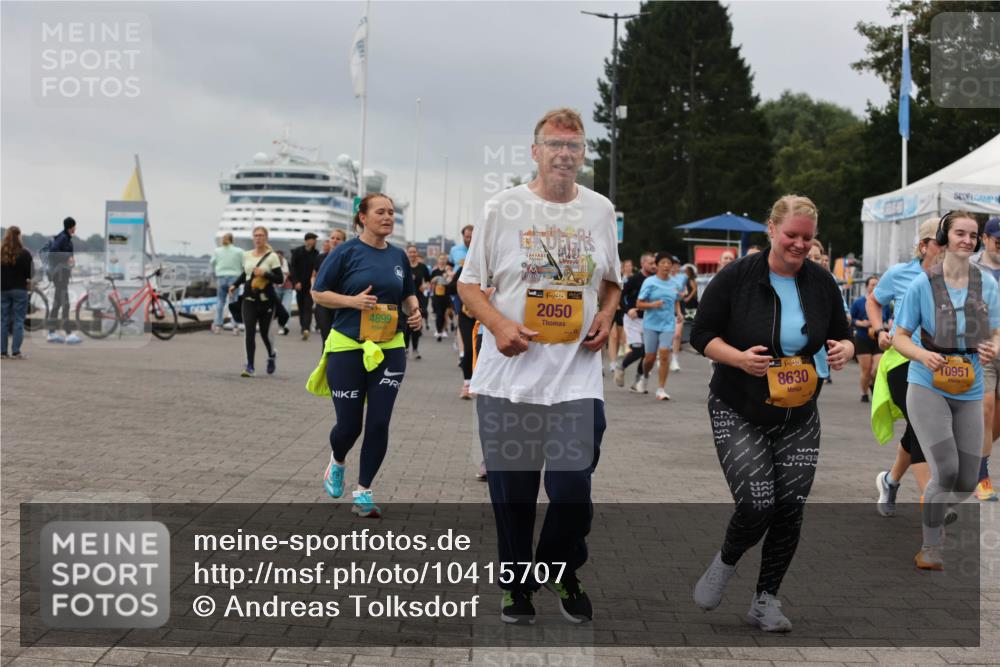 13.09.2026 - Kiel Lauf Andreas Tolksdorf http://msf.ph/oto/10415707 13.09.2026 10:06:38 Kiellinie 4899, 38, 2050, 38, 8630, 10951 meine-sportfotos.de