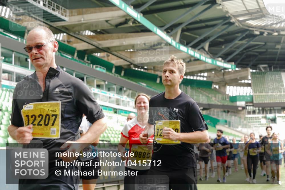 13.09.2026 - 21. swb-Marathon Bremen Michael Burmester http://msf.ph/oto/10415712 13.09.2026 10:41:47 Laufen im Stadion 10148, 10155, 10163, 10247, 10313, 10330, 10354, 10395, 10396, 10399, 10406, 10414, 10419, 10422, 10424, 10435, 10455, 10461, 10462, 10483, 10490, 10519, 10527, 10545, 10546, 10547, 10582, 10586, 10611, 10644, 10665, 10694, 10705, 10706, 10719, 10722, 10752, 10766, 10768, 10776, 10804, 10854, 10859, 10889, 10909, 10963, 10977, 11026, 11027, 11041, 11043, 11048, 11078, 11084, 11085, 11090, 11097, 11098, 11140, 11192 meine-sportfotos.de