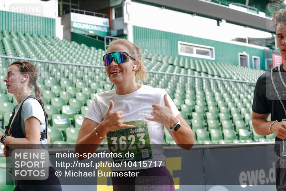 13.09.2026 - 21. swb-Marathon Bremen Michael Burmester http://msf.ph/oto/10415717 13.09.2026 13:19:25 Laufen im Stadion 333, 404, 464, 486, 512, 546, 732, 753, 837, 921, 938, 1066, 1156, 1431, 1506, 1756, 1765, 1815, 1844, 1868, 1916, 2028, 2056, 2123, 2137, 2224, 2240, 2294, 2315, 2357, 2358, 2453, 2533, 2557, 2563, 2614, 2622, 2626, 2689, 2694, 2695, 2702, 2703, 2722, 2756, 2786, 2843, 2845, 2849, 2857, 2879, 2880, 2893, 2944, 2983, 2999, 3031, 3046, 3059, 3072, 3096, 3100, 3116, 3146, 3189, 3198, 3210, 3243, 3263, 3285, 3287, 3310, 3315, 3476, 3537, 3619, 3633, 3740, 3879, 4478 meine-sportfotos.de