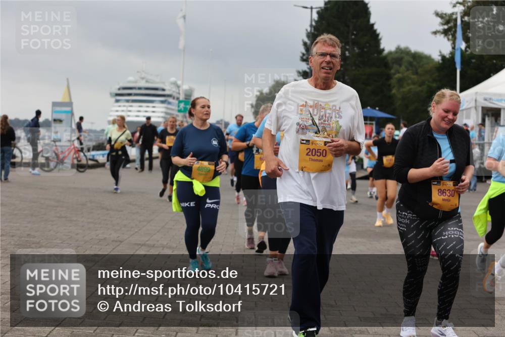 13.09.2026 - Kiel Lauf Andreas Tolksdorf http://msf.ph/oto/10415721 13.09.2026 10:06:38 Kiellinie 4899, 38, 2050, 4, 38, 8630 meine-sportfotos.de