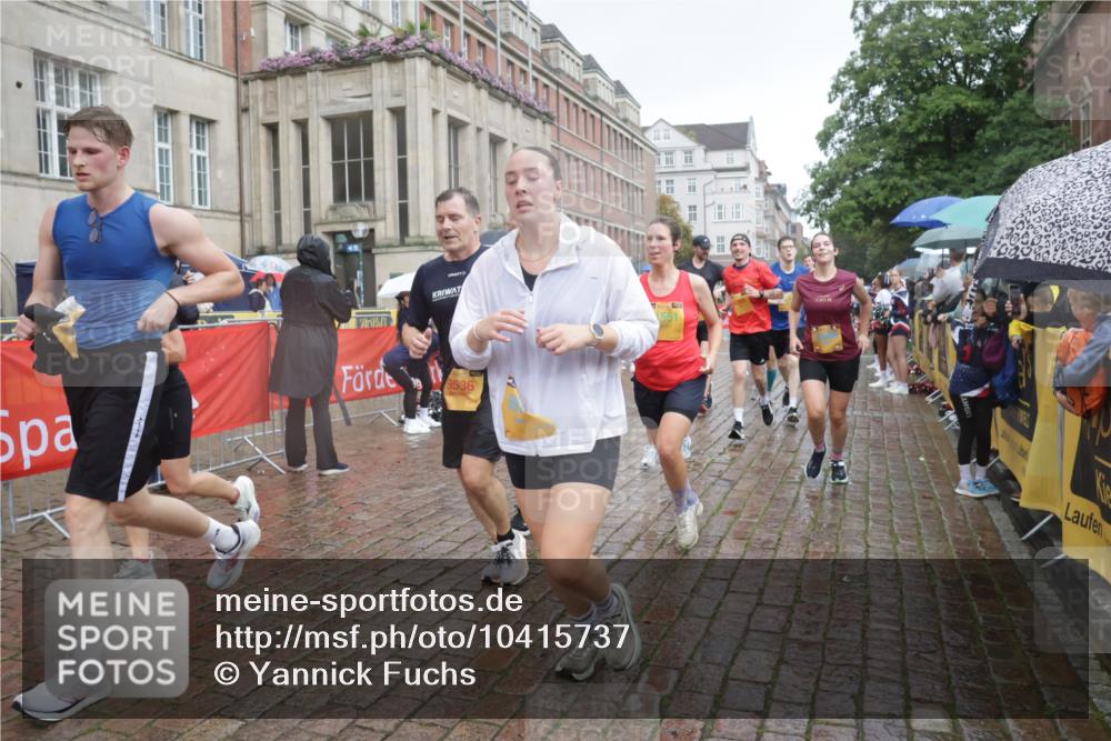 13.09.2026 - Kiel Lauf Yannick Fuchs http://msf.ph/oto/10415737 13.09.2026 10:47:43 Ziel 335, 1944, 3565, 3682, 4077, 4096, 4425, 4583, 5787, 5980, 6036, 6384, 6904, 6946, 6949, 6967, 6978, 7001, 7632, 8387, 9076, 9104, 9643, 10651, 11382, 11705, 11724, 12377, 12498, 12593, 116, 365, 821, 917, 1107, 1280, 1367, 1803, 2000, 2183, 2185, 2429, 2713, 2947, 3064, 3136, 3183, 3306, 3463, 3512, 3565, 3745, 4070, 4149, 4150, 4187, 4380, 4450, 4531, 4773, 4789, 5195, 5239, 5505, 5573, 5649, 5914, 5980, 6005, 6142, 6235, 6792, 6940, 6981, 7288, 7632, 8058, 85 meine-sportfotos.de