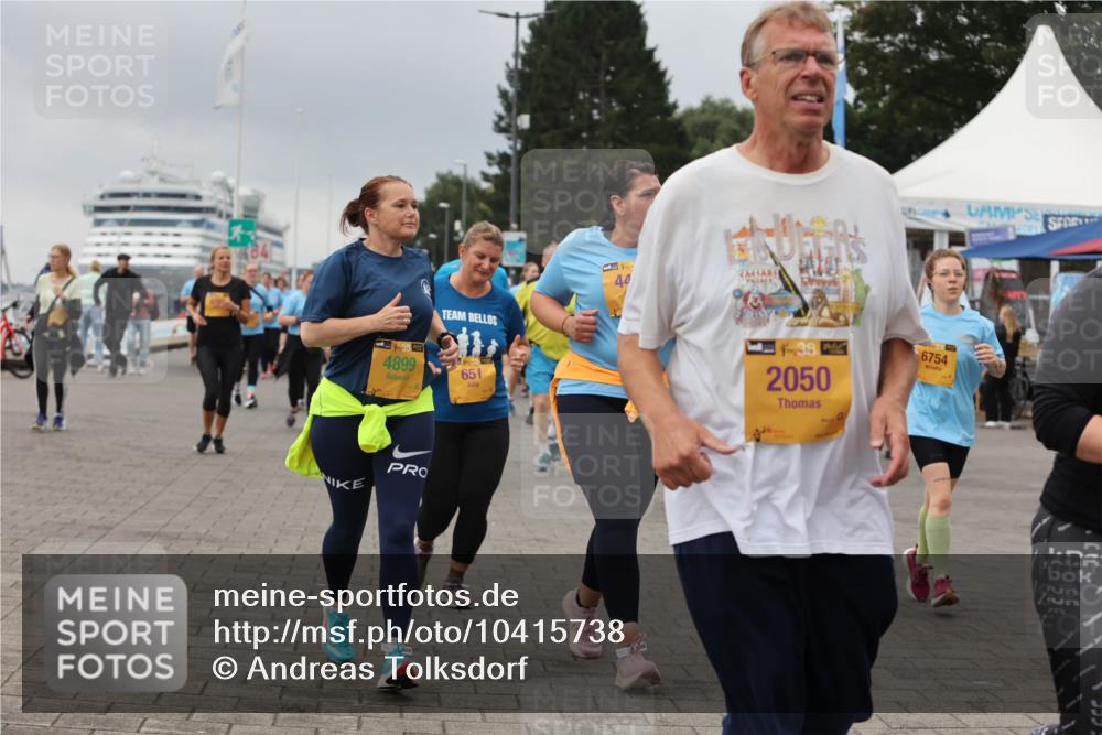 13.09.2026 - Kiel Lauf Andreas Tolksdorf http://msf.ph/oto/10415738 13.09.2026 10:06:39 Kiellinie 44, 38, 4899, 651, 2050, 6754 meine-sportfotos.de