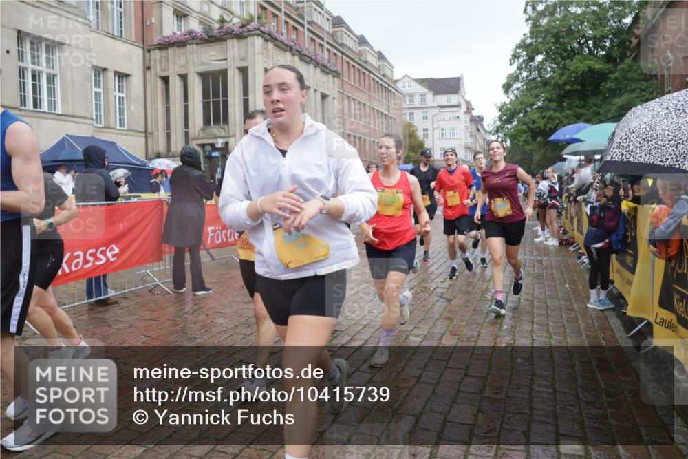 13.09.2026 - Kiel Lauf Yannick Fuchs http://msf.ph/oto/10415739 13.09.2026 10:47:44 Ziel 335, 1944, 3682, 4077, 4096, 4425, 4583, 5240, 5787, 6036, 6384, 6904, 6946, 6949, 6967, 6978, 7001, 8387, 9076, 9104, 9643, 10651, 11382, 11705, 11724, 12377, 12498, 12593, 116, 365, 821, 917, 1107, 1280, 1367, 1803, 2000, 2183, 2185, 2429, 2713, 2947, 3064, 3136, 3183, 3306, 3463, 3512, 3565, 3745, 4070, 4077, 4149, 4150, 4187, 4380, 4450, 4531, 4773, 4789, 5195, 5239, 5505, 5573, 5649, 5914, 5980, 6005, 6142, 6235, 6792, 6940, 6981, 7288, 7632, 8058 meine-sportfotos.de