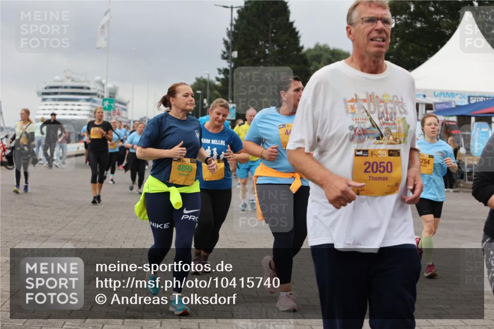 13.09.2026 - Kiel Lauf Andreas Tolksdorf http://msf.ph/oto/10415740 13.09.2026 10:06:39 Kiellinie 38, 4899, 4, 385, 2050, 754 meine-sportfotos.de