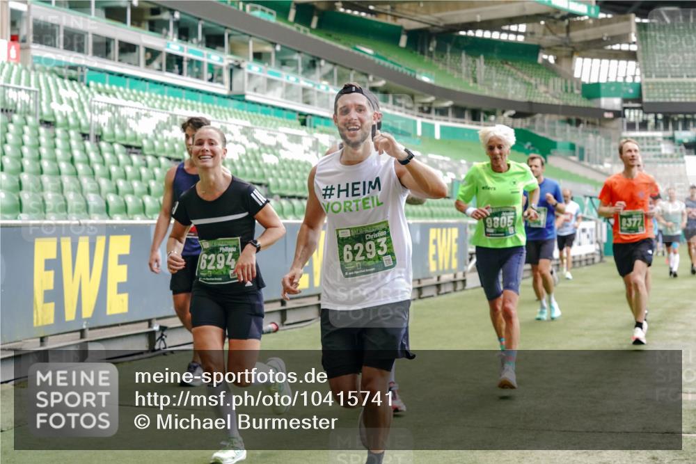 13.09.2026 - 21. swb-Marathon Bremen Michael Burmester http://msf.ph/oto/10415741 13.09.2026 12:58:06 Laufen im Stadion 141, 148, 334, 511, 672, 769, 776, 789, 790, 857, 909, 1010, 1119, 1191, 1199, 1254, 1281, 1535, 1601, 1642, 1647, 1752, 1809, 1881, 1900, 1931, 1933, 2046, 2051, 2075, 2324, 2343, 2367, 2371, 2397, 2402, 2423, 2425, 2493, 2577, 2634, 2640, 2671, 2761, 2771, 2807, 2903, 2904, 3021, 3051, 3078, 3120, 3138, 3148, 3182, 3186, 3319, 3338, 3435, 3450, 3458, 3514, 3534, 3560, 3634, 3655, 3685, 3690, 3695, 3760, 3813, 3866, 3933, 3939, 4101, 4316, 4319, 205 meine-sportfotos.de
