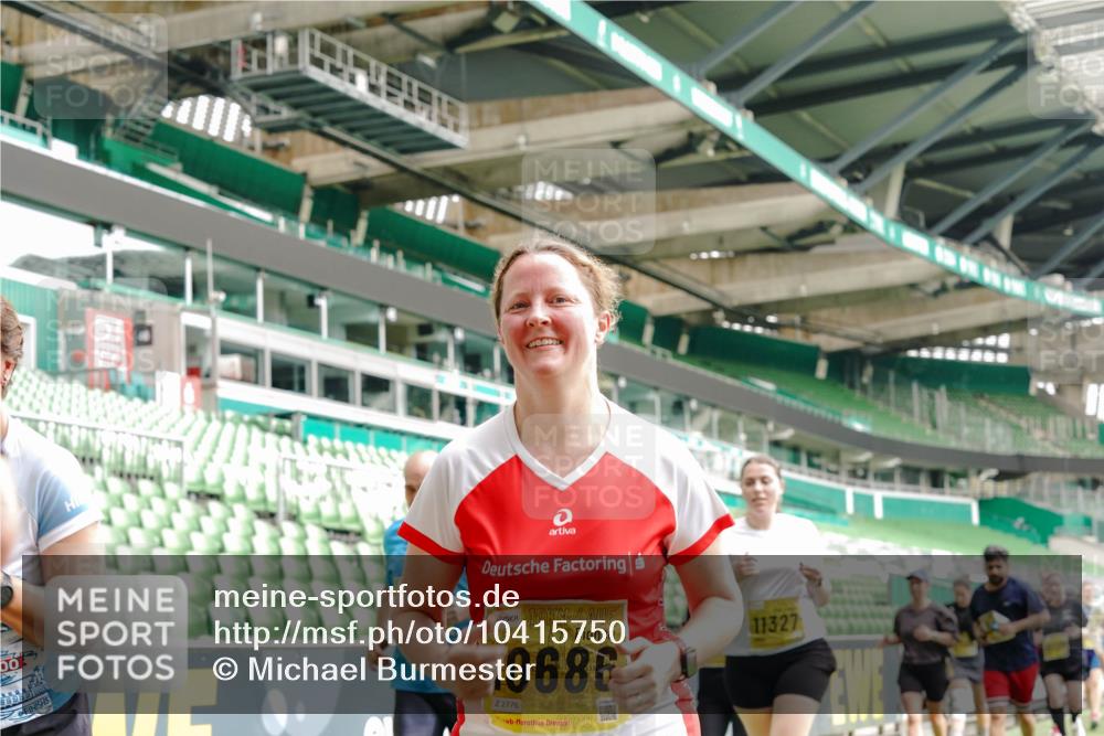 13.09.2026 - 21. swb-Marathon Bremen Michael Burmester http://msf.ph/oto/10415750 13.09.2026 10:41:48 Laufen im Stadion 10148, 10155, 10163, 10247, 10313, 10330, 10354, 10395, 10396, 10399, 10406, 10414, 10419, 10422, 10424, 10435, 10455, 10461, 10462, 10483, 10490, 10519, 10527, 10545, 10546, 10547, 10582, 10586, 10611, 10644, 10665, 10694, 10705, 10706, 10719, 10722, 10752, 10766, 10768, 10776, 10804, 10854, 10859, 10889, 10909, 10963, 10977, 11026, 11027, 11041, 11043, 11048, 11078, 11084, 11085, 11090, 11097, 11098, 11140, 11192 meine-sportfotos.de