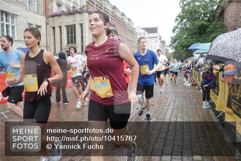 13.09.2026 - Kiel Lauf Yannick Fuchs http://msf.ph/oto/10415767 13.09.2026 10:47:45 Ziel 335, 708, 1944, 3682, 4096, 4425, 4583, 5240, 5787, 6036, 6384, 6778, 6904, 6946, 6949, 6967, 6978, 7001, 8387, 9076, 9104, 9643, 10651, 11382, 11705, 11724, 12377, 12498, 12510, 12593, 116, 365, 821, 917, 1107, 1280, 1367, 1803, 2000, 2183, 2185, 2429, 2713, 2947, 3064, 3136, 3183, 3306, 3463, 3512, 3565, 3745, 4070, 4077, 4149, 4150, 4187, 4380, 4450, 4531, 4773, 4789, 5195, 5239, 5505, 5573, 5649, 5980, 6005, 6142, 6235, 6792, 6940, 6981, 7288, 7632, 8058, 9104 meine-sportfotos.de