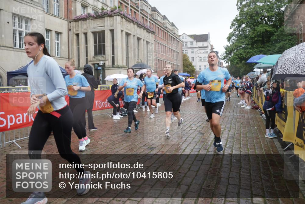 13.09.2026 - Kiel Lauf Yannick Fuchs http://msf.ph/oto/10415805 13.09.2026 10:47:48 Ziel 696, 708, 1059, 3682, 4096, 4425, 4583, 4713, 5240, 5747, 6036, 6384, 6778, 6904, 6946, 6949, 6967, 6978, 7001, 8387, 9076, 9643, 10651, 11603, 11705, 11724, 11829, 12498, 12510, 12593, 12758, 335, 365, 821, 917, 1280, 1367, 1803, 1944, 2000, 2183, 2185, 2429, 2713, 2947, 3064, 3136, 3183, 3306, 3463, 3512, 3565, 3745, 4070, 4077, 4096, 4149, 4150, 4187, 4450, 4531, 4773, 5195, 5239, 5505, 5573, 5649, 5787, 5980, 6005, 6235, 6792, 6940, 6978, 6981, 7288, 7632, 8058, 9104 meine-sportfotos.de