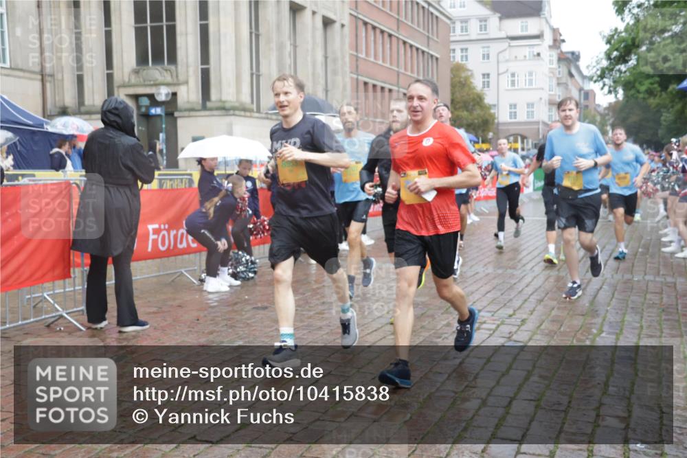 13.09.2026 - Kiel Lauf Yannick Fuchs http://msf.ph/oto/10415838 13.09.2026 10:47:50 Ziel 696, 708, 1059, 3682, 3715, 4425, 4583, 4713, 5240, 5747, 6036, 6384, 6778, 6904, 6949, 6967, 7001, 8387, 9076, 10651, 11603, 11705, 11724, 11829, 12510, 12593, 12758, 335, 365, 821, 917, 1280, 1803, 1944, 2000, 2183, 2185, 2429, 2713, 2947, 3064, 3136, 3183, 3306, 3463, 3512, 3565, 3745, 4070, 4077, 4096, 4149, 4150, 4187, 4450, 4531, 4773, 5239, 5505, 5573, 5787, 5980, 6005, 6235, 6792, 6940, 6946, 6949, 6978, 6981, 7288, 7632, 8058, 9104, 960 meine-sportfotos.de