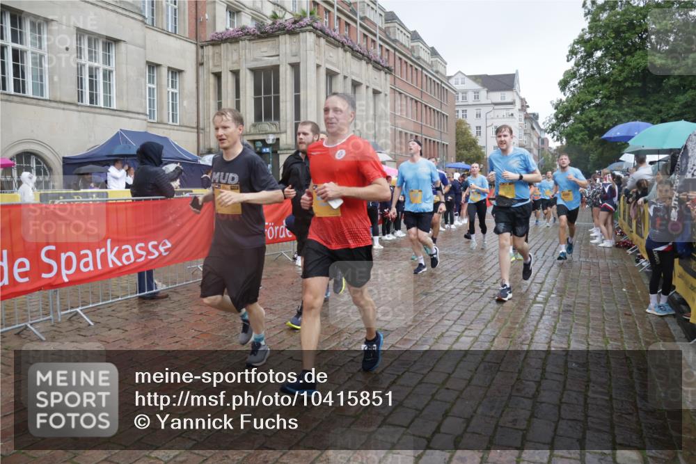 13.09.2026 - Kiel Lauf Yannick Fuchs http://msf.ph/oto/10415851 13.09.2026 10:47:51 Ziel 696, 708, 1059, 3682, 3715, 4425, 4583, 4713, 5240, 5747, 6036, 6384, 6778, 6904, 6967, 7001, 8387, 9076, 9915, 10651, 11603, 11705, 11724, 11829, 12510, 12593, 12758, 335, 365, 821, 917, 1280, 1944, 2000, 2183, 2185, 2429, 2713, 2947, 3064, 3136, 3183, 3306, 3463, 3512, 3565, 3745, 4070, 4077, 4096, 4149, 4150, 4187, 4450, 4531, 5239, 5505, 5573, 5787, 5980, 6005, 6235, 6384, 6792, 6940, 6946, 6949, 6978, 6981, 7288, 7632, 8058, 9104, 10651, 960, 1644 meine-sportfotos.de
