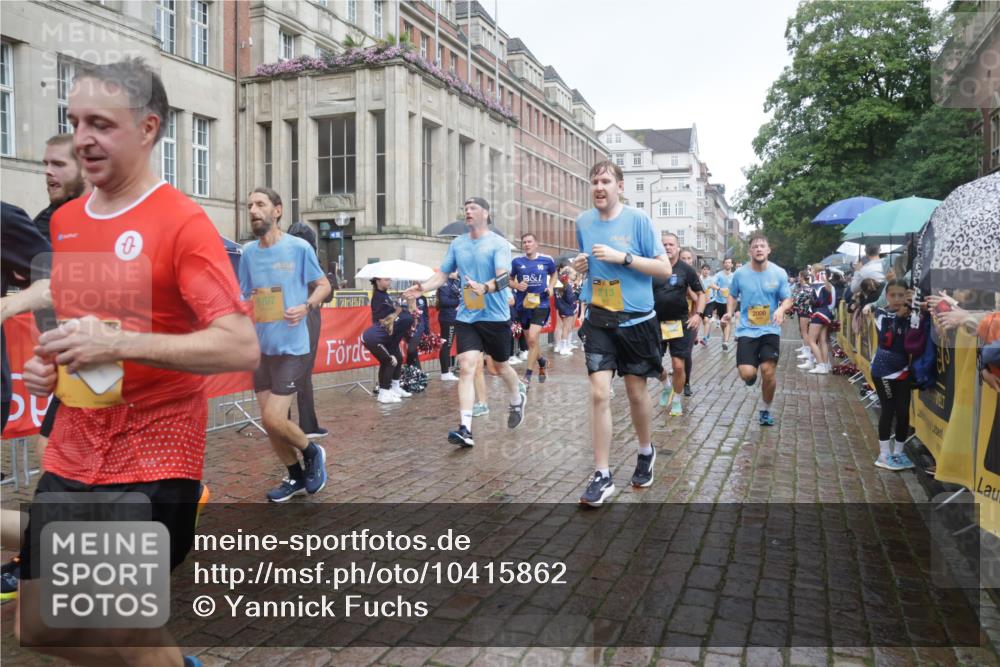 13.09.2026 - Kiel Lauf Yannick Fuchs http://msf.ph/oto/10415862 13.09.2026 10:47:52 Ziel 696, 708, 1059, 3682, 3715, 4425, 4583, 4713, 5240, 5747, 6036, 6778, 6904, 6967, 7001, 8387, 9076, 9915, 11603, 11705, 11724, 11829, 12510, 12593, 12758, 335, 365, 821, 917, 1280, 1944, 2000, 2183, 2429, 2713, 2947, 3064, 3136, 3183, 3306, 3512, 3565, 3745, 4070, 4077, 4096, 4149, 4150, 4187, 4450, 4531, 5239, 5505, 5573, 5787, 5980, 6005, 6235, 6384, 6792, 6940, 6946, 6949, 6978, 6981, 7288, 7632, 8058, 9104, 10651, 11724, 960, 1644 meine-sportfotos.de